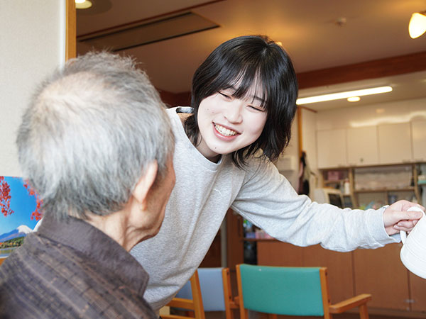 介護福祉士 原田千鶴さん