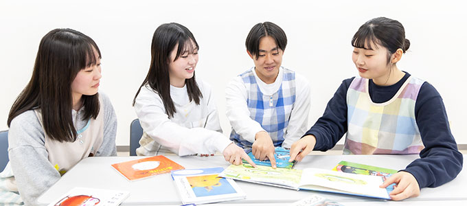 大切な時期をともに過ごし、一人ひとりの成長を支えられる保育者を目指して